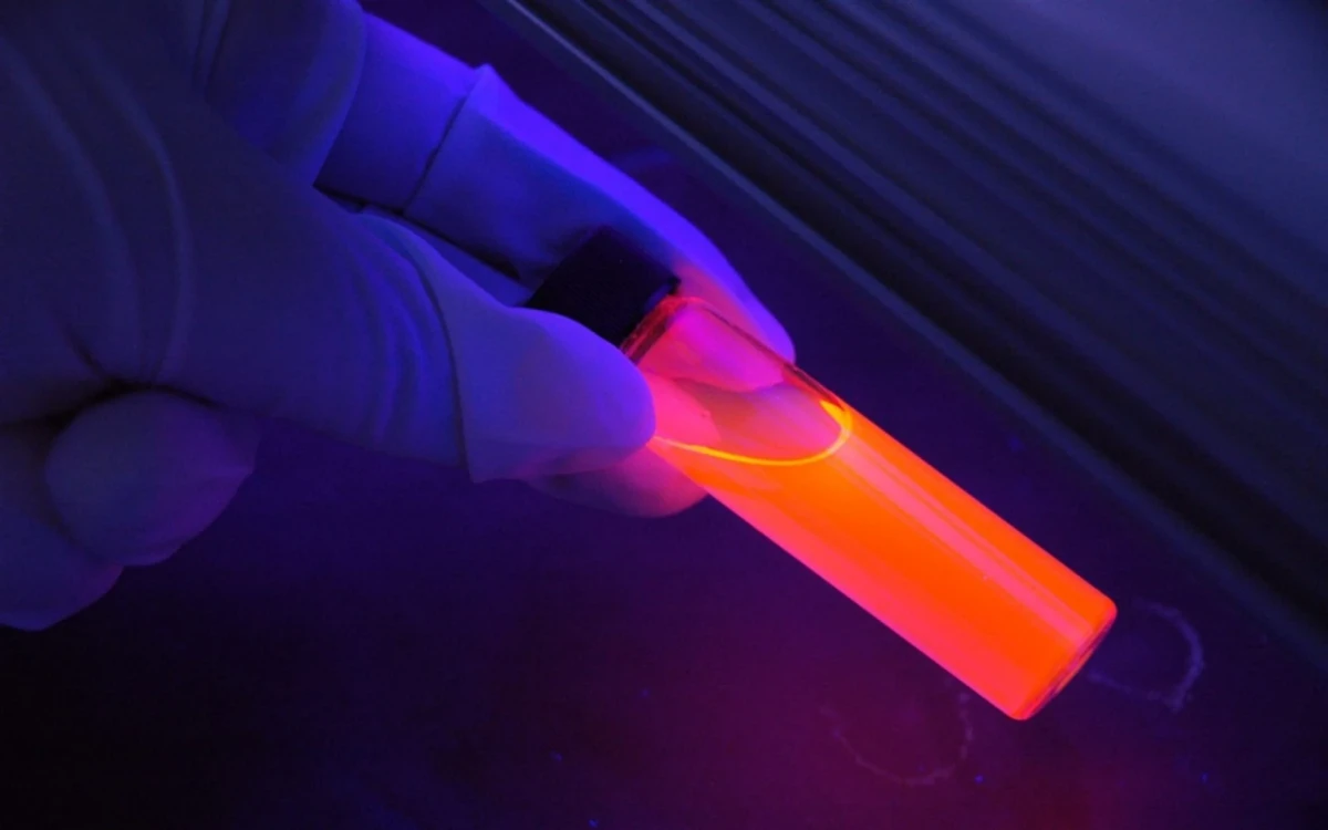 UV-C osvjetljenje: primjena u dezinfekciji i sterilizaciji - kako UV-C svjetlo može pomoći u očišćenju površina i zraka